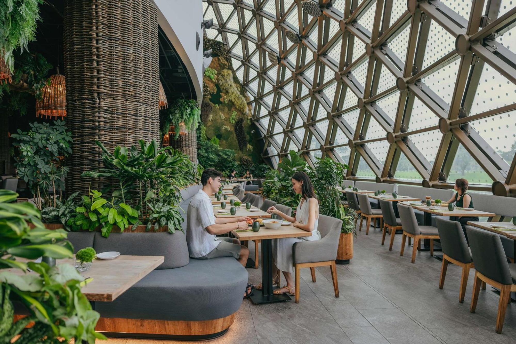 Dusit Thani Laguna Szingapúr Kültér fotó Restaurant in the Diamond Tower
